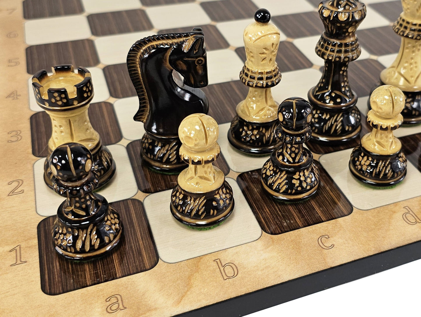 4 QN Burnt Zagreb 3 3/4" King Staunton Wood Chess Set W/ Rustic Board