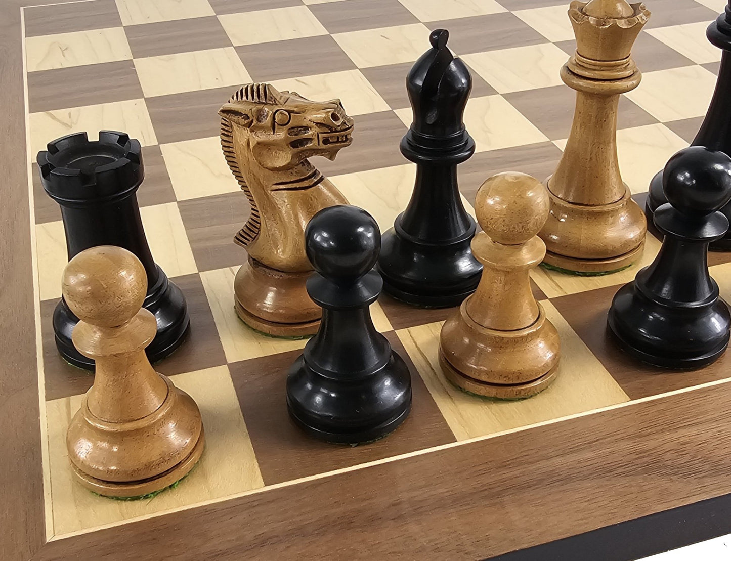 Large Black / Antiqued 4 5/8" Anderssen Staunton Wood Chess Set W/ Walnut Board