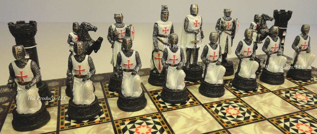 Medieval Times Crusades WARRIOR red & white CHESS SET w/ 14" Mosaic Color Board