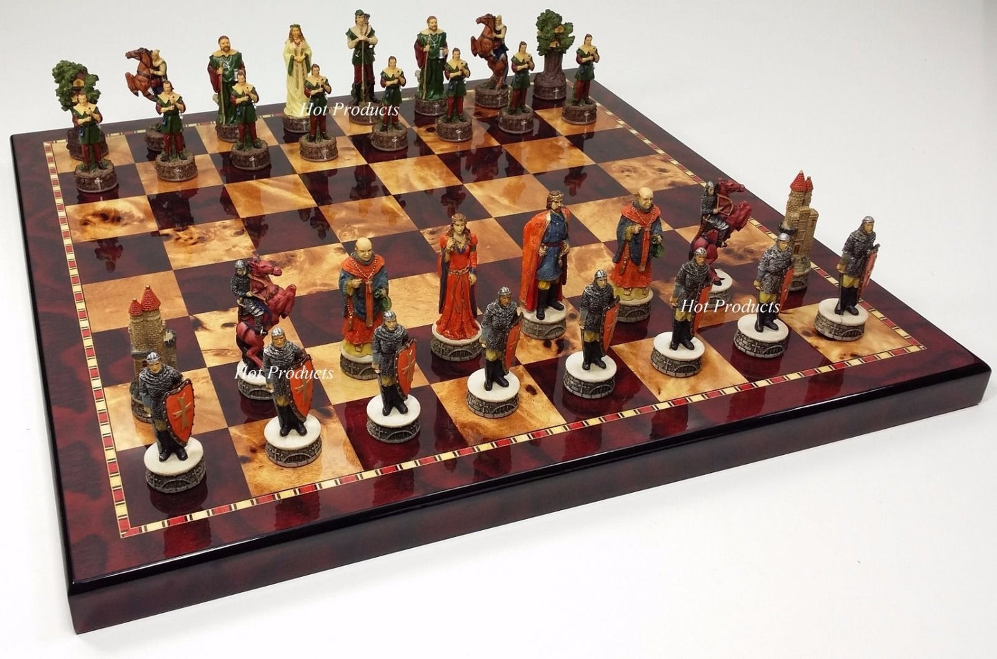 Medieval Times ROBIN HOOD vs SHERIFF OF NOTTINGHAM Chess Set Cherry Color Board