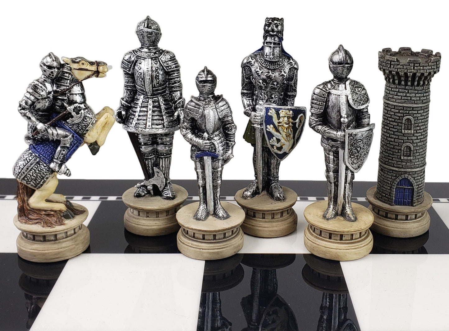 Medieval Times Crusades ARMORED KNIGHT Chess Set Black & White Storage Board