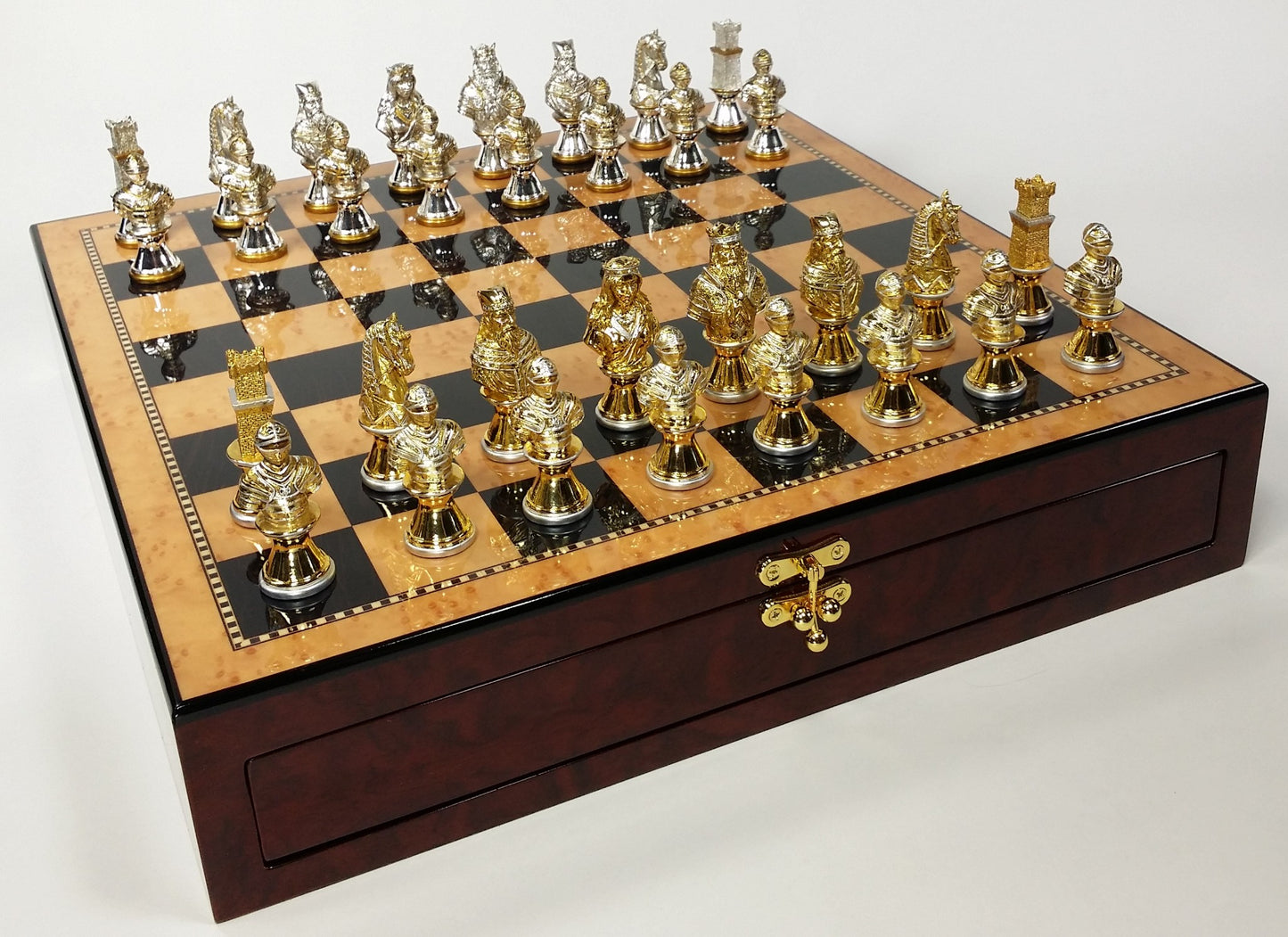 METAL Medieval Times Crusades Gold Silver Busts Chess Set Walnut Color Storage
