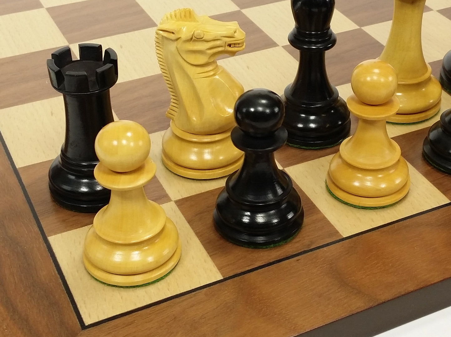 Black 4 5/8" KIng Anderssen Staunton Wood Chess Set Large 19" Walnut Board