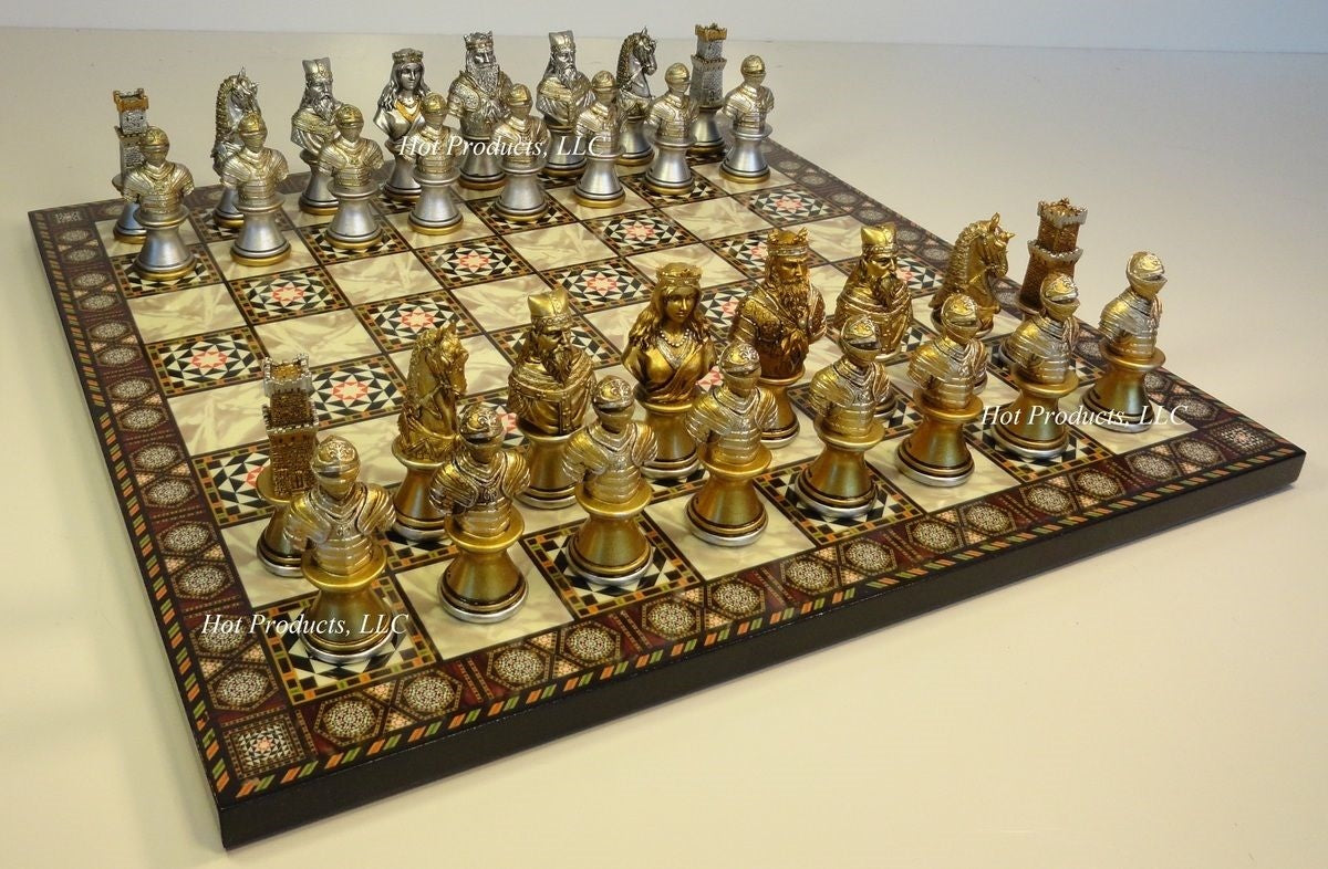 Medieval Times KNIGHTS Crusades Busts Chess Set W/ 14" Mosaic Color Board