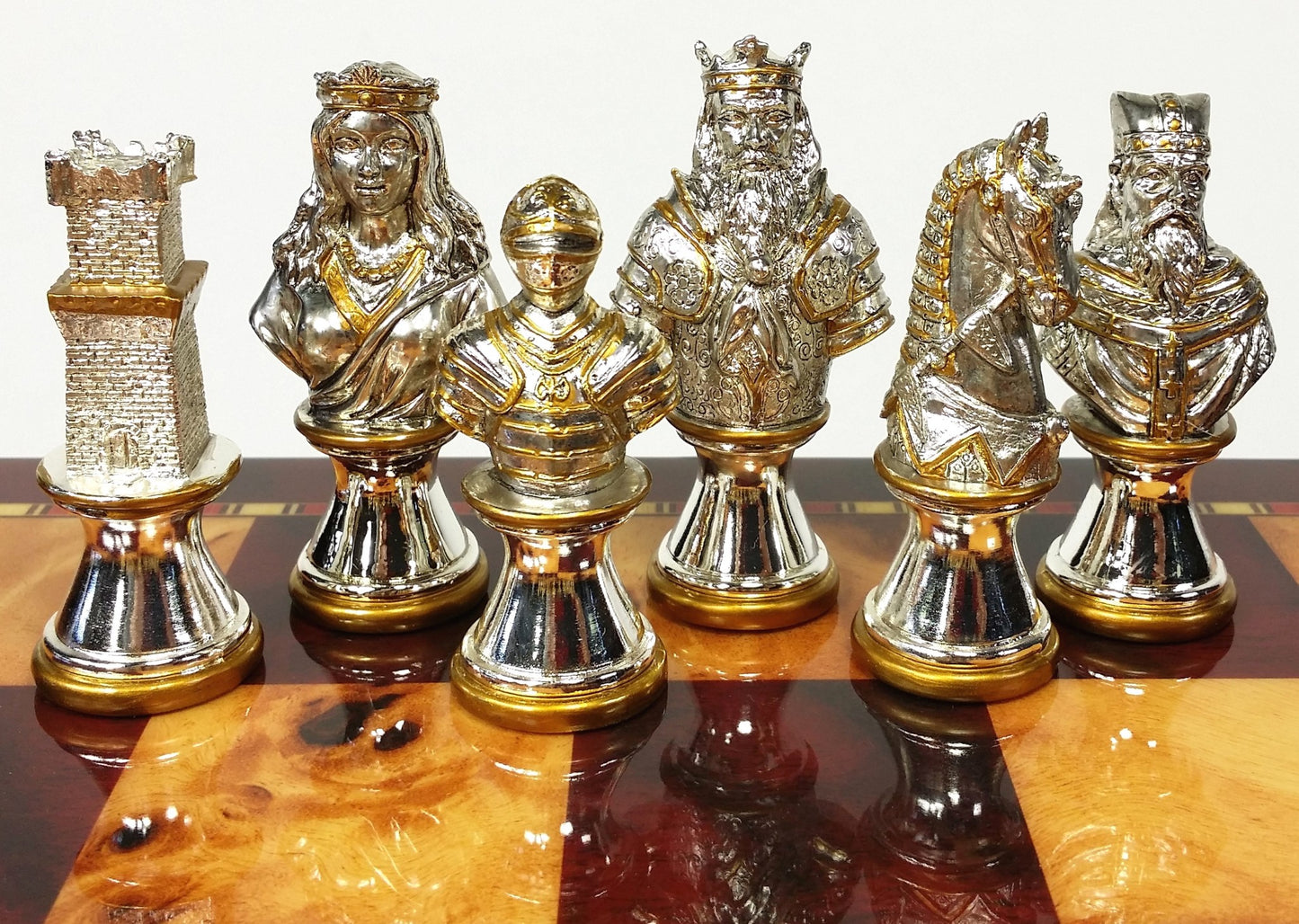 METAL Medieval Times Crusades Gold Silver Busts Chess Set Cherry Color Storage B