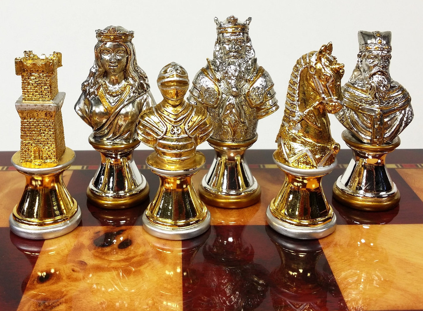 METAL Medieval Times Crusades Gold Silver Busts Chess Set Cherry Color Storage B