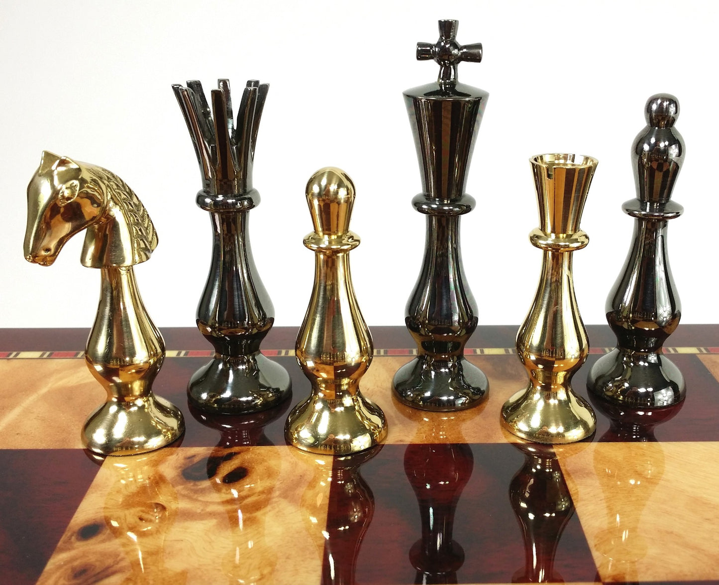 Brass Metal Spiked Qn Staunton Chess Set Gold & Black W/ 18" Cherry Color Board